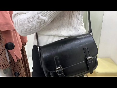 ❤️ Offentlig onani av den unga slynan FeralBerry med en dildo i provrummet ❤️❌ Porno vk at sv.epicpornvideos-com.ru ❤