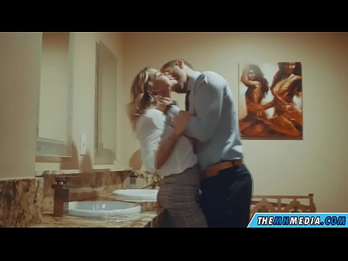 ❤️ När en bystig blondin förför dig på en offentlig toalett ❤️❌ Porno vk at sv.epicpornvideos-com.ru ❤
